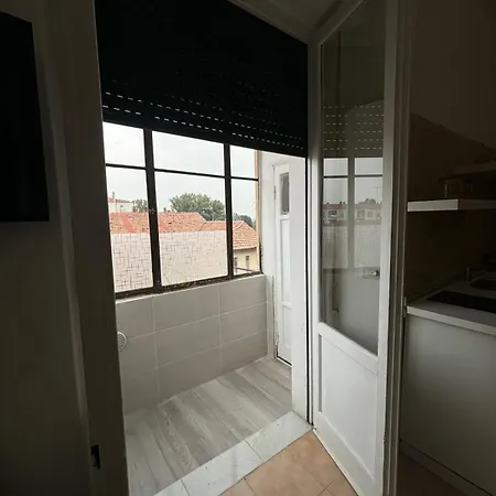 Lambro Studio Apartament *